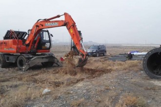 独山子6*18米高立柱建造施工现场